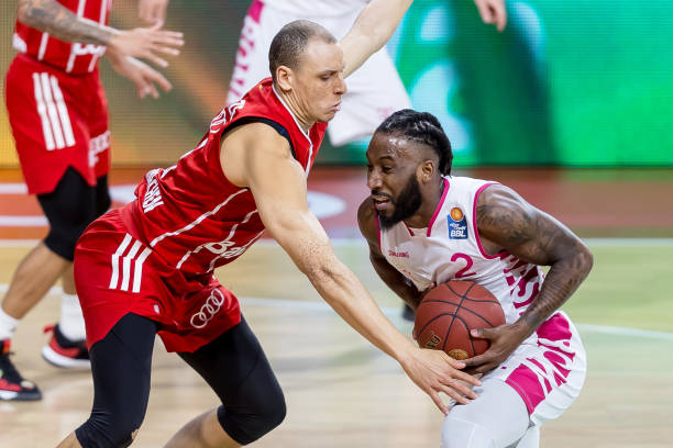 年轻的中场 年轻的中场