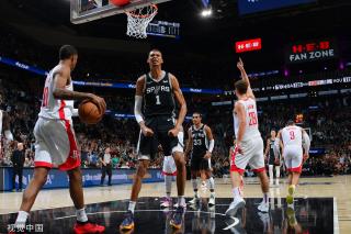 其中包括 其中包括