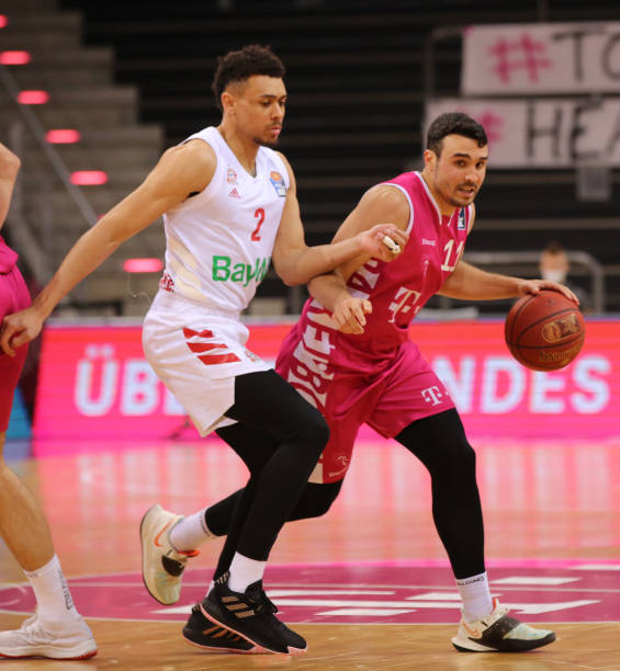 力与财政收 力与财政收