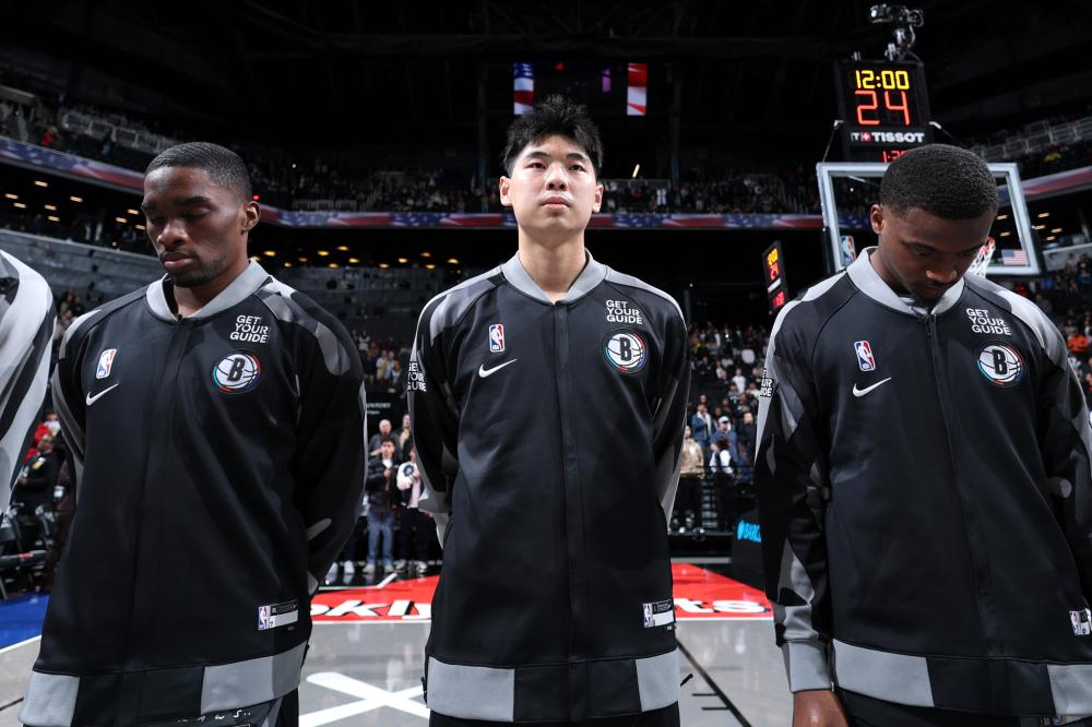 队临时让后 队临时让后