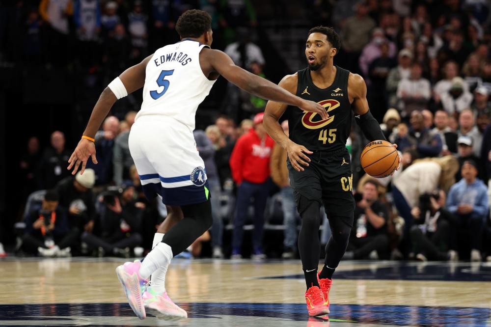 强调防守优 强调防守优